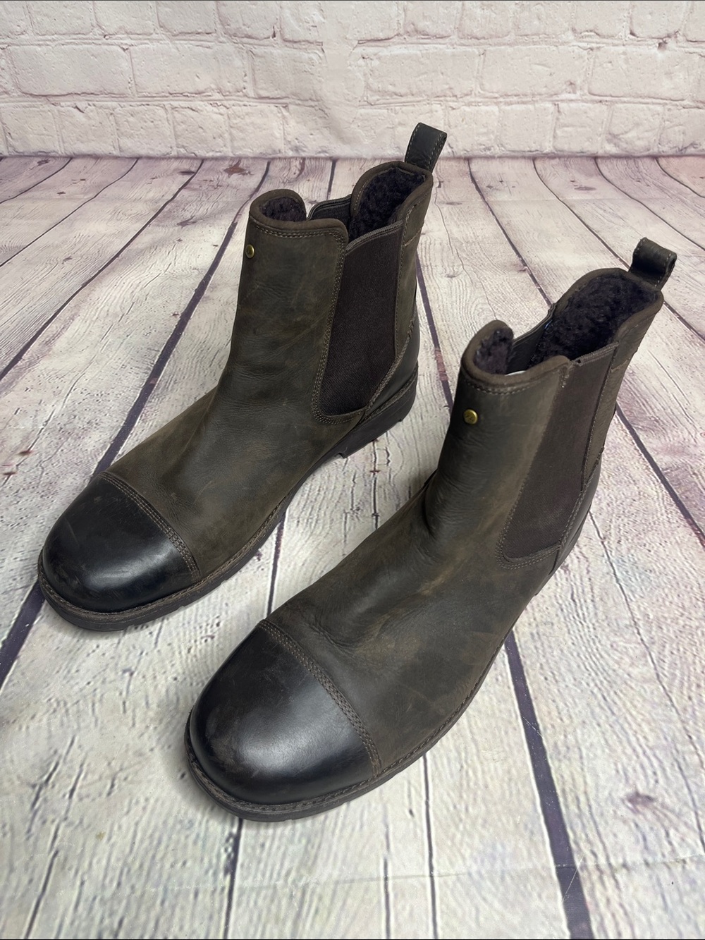 UGG Men's Runyon Chelsea Boots